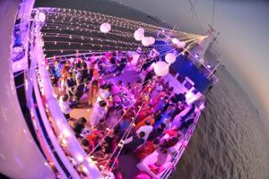 wedding on yacht